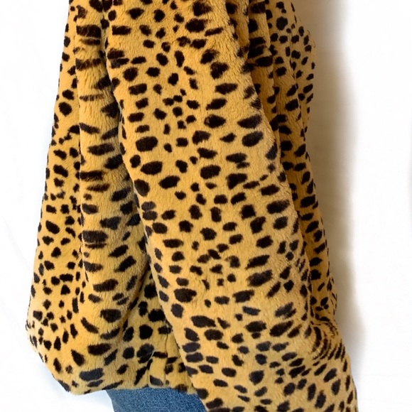 Faux Fur Leopard Pront Jacket - Picture 4 of 5